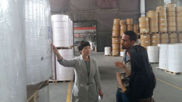 Algerian Customers Come To Our Company To Visit And Negotiate Business!